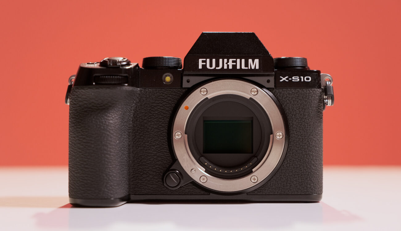 富士フイルムがX-S10を発表 － 手振れ補正内蔵のAPS-Cコンパクトカメラ | CineD