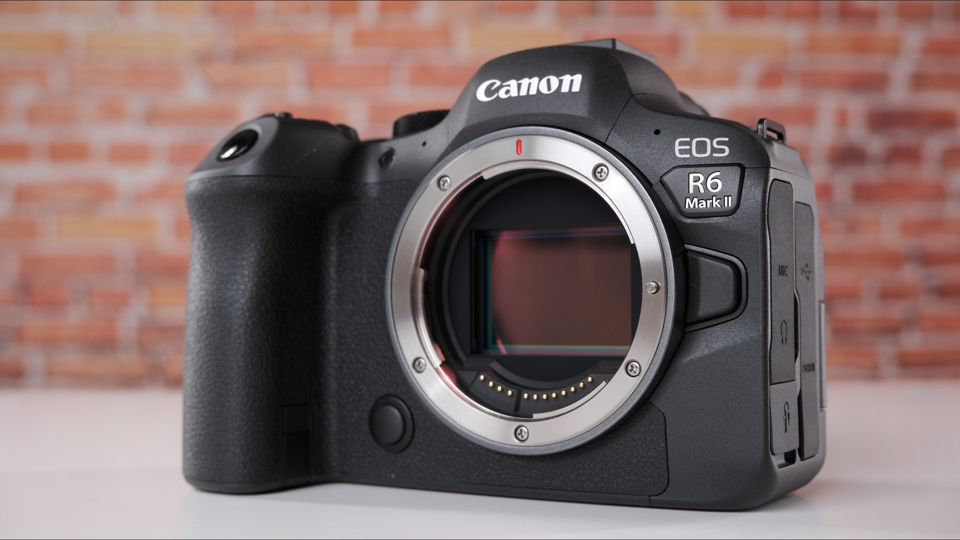 新品未開封 Canon EOS R6 Mark II Body | hartwellspremium.com