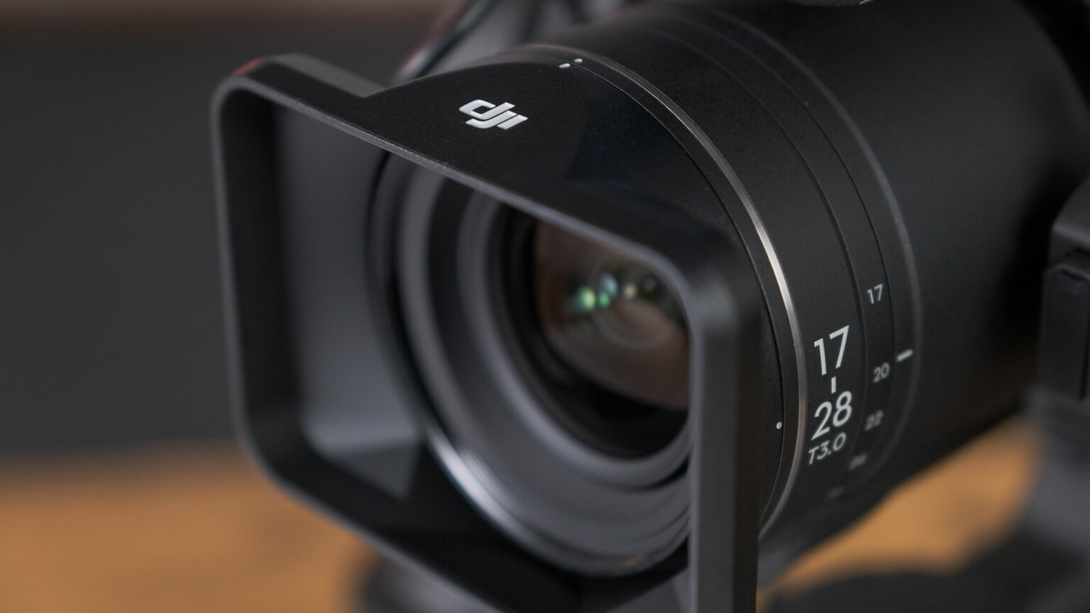 DJI DL PZ 17-28mm T3.0 Lens Announced - First Zoom Lens For DL Mount ...