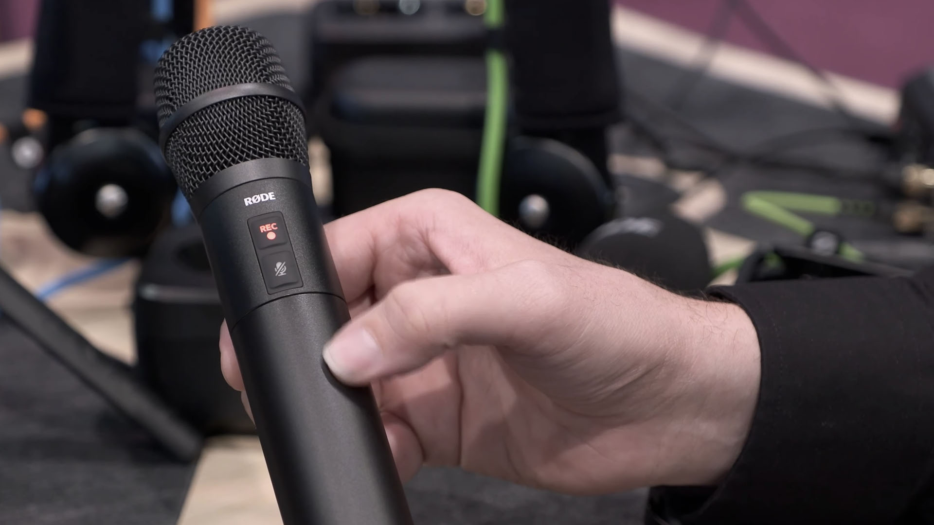 R DE Interview PRO Wireless Mic and Smartphone Rigs Explained CineD