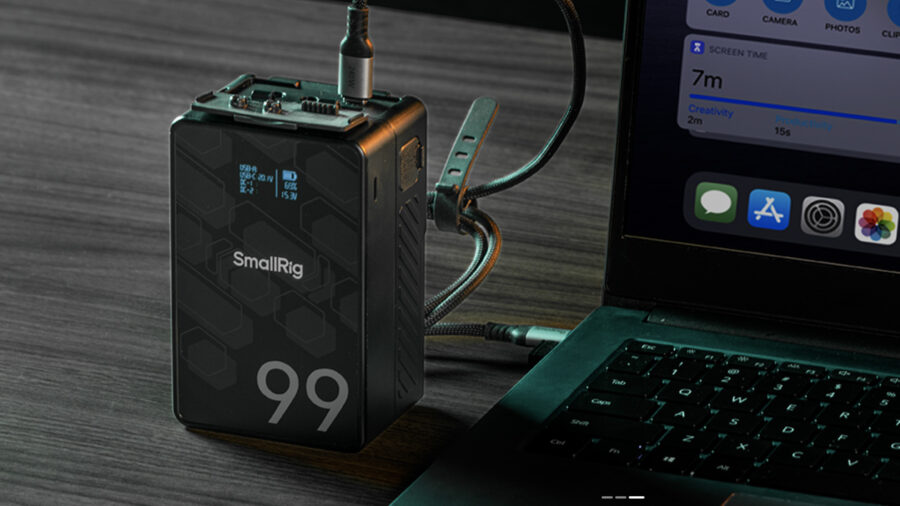 The SmallRig VB99 SE mini battery can power different devices simultaneously