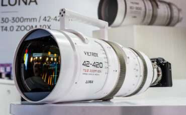 'VILTROX LUNA 42-420mm T5.6 Large-Format Cine Zoom – First Look'